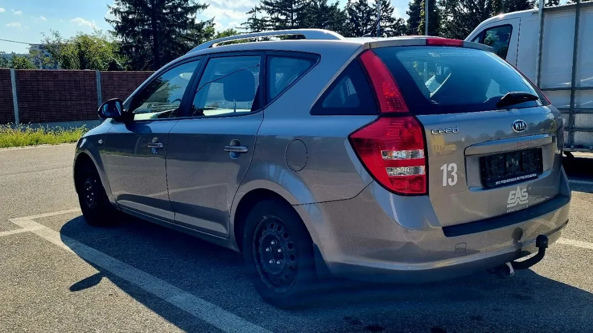 Kia Ceed 2009 photo 2