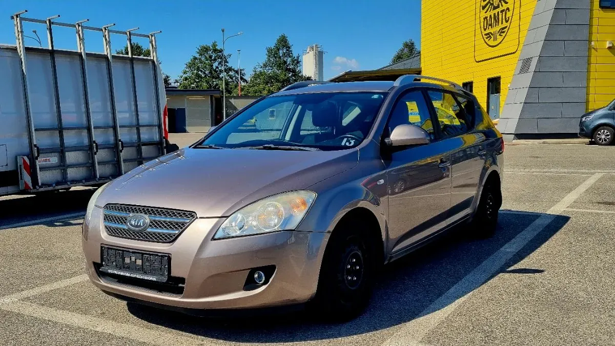 Kia Ceed 2009 photo 3