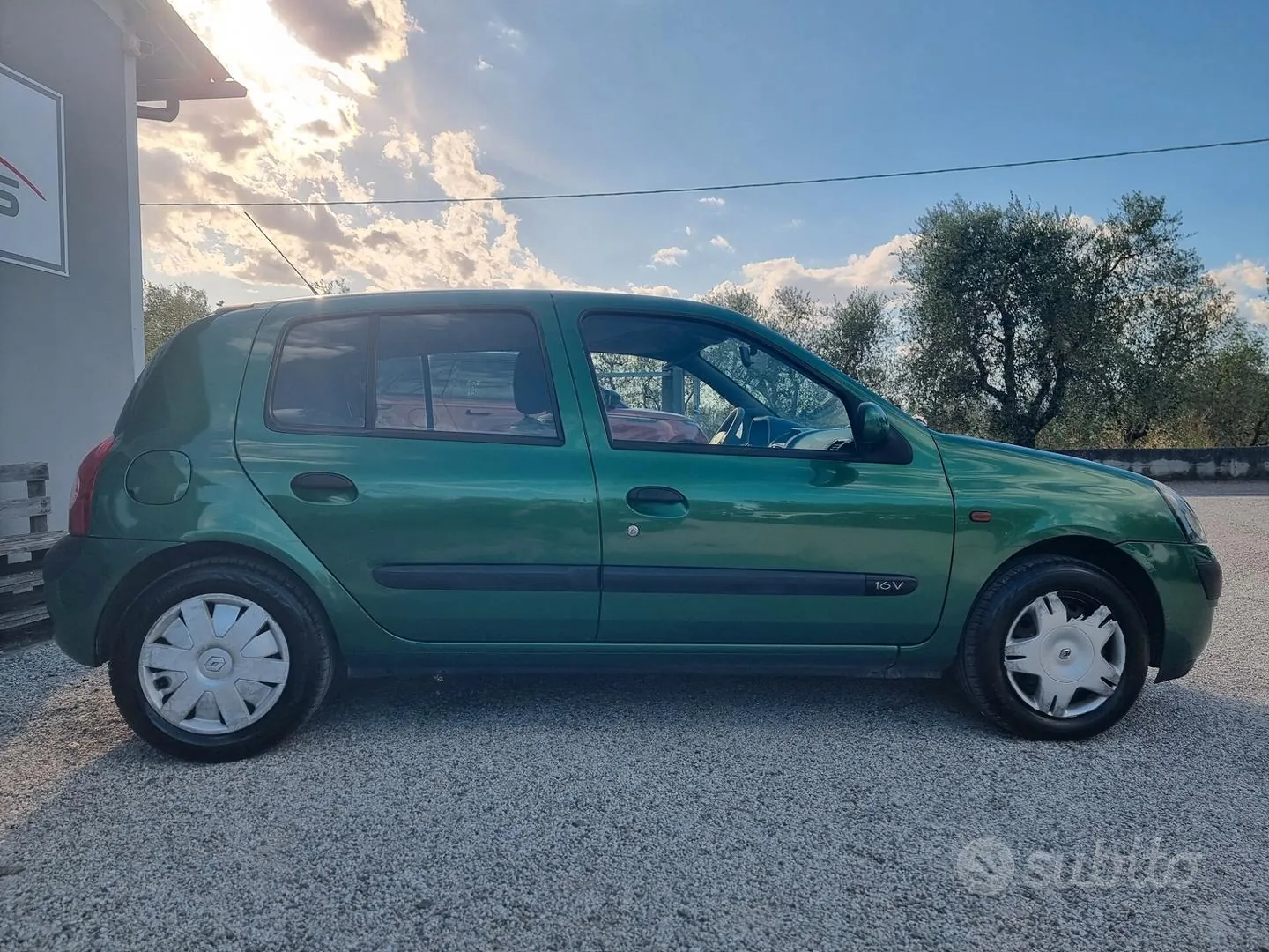 Renault Clio 2001 photo 4