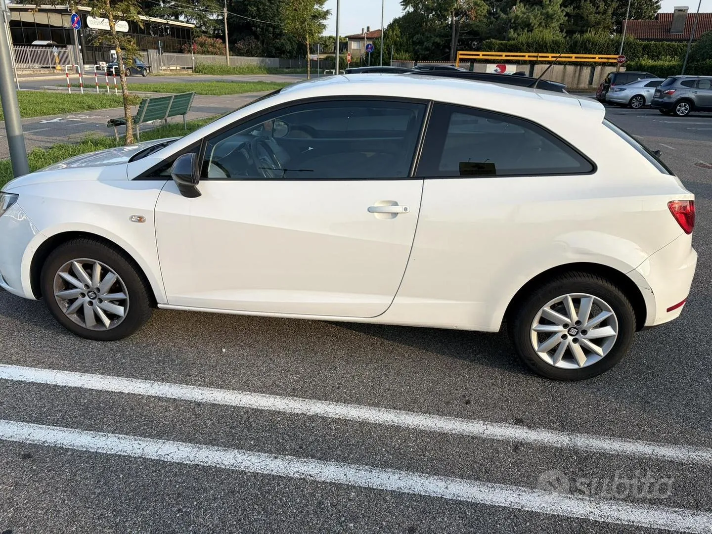 Seat Ibiza 2014 photo 2