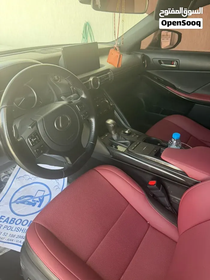 Lexus Is 300 2022 photo 3
