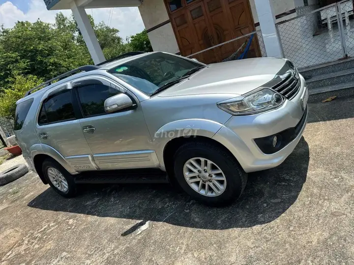 Toyota Fortuner 2013 photo 4