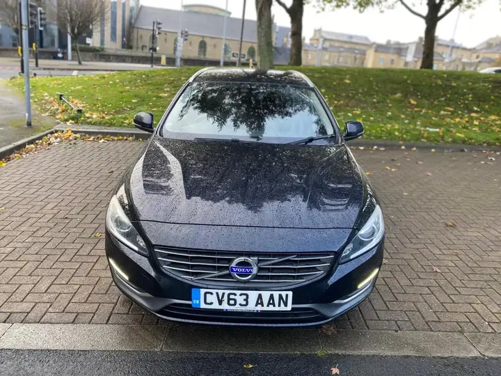 Volvo V60 2013 photo 2
