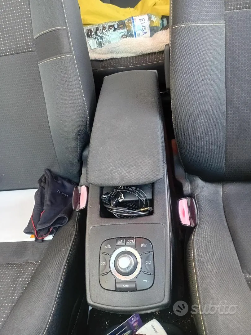 Renault Scenic 2011 photo 3