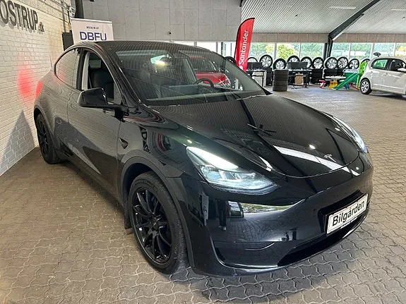 Tesla Model Y 2023 photo 2