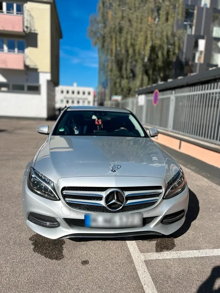 Mercedes-Benz C220