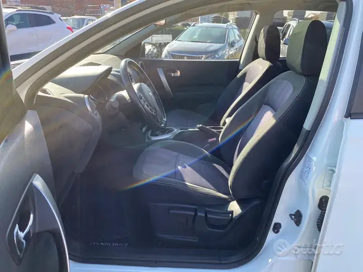 Nissan Qashqai 2012 photo 5