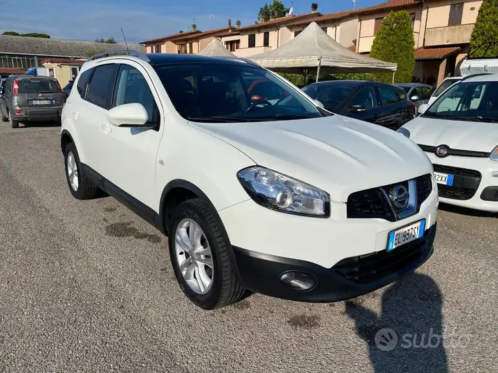 Nissan Qashqai 2012 photo 2