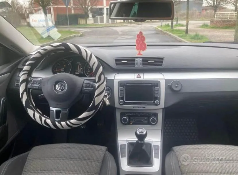 Volkswagen Passat 2010 photo 5