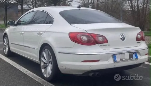 Volkswagen Passat 2010 photo 2