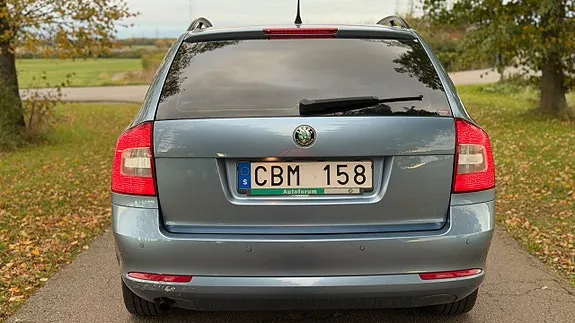 Skoda Octavia 2011 photo 5