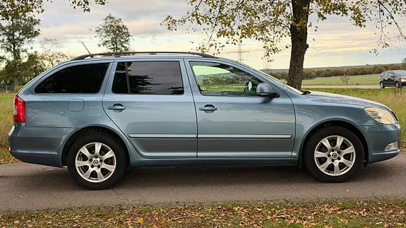 Skoda Octavia 2011 photo 3