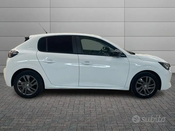 Peugeot 208 2022 photo 3