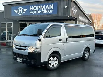 Toyota Regius 2018 photo 2