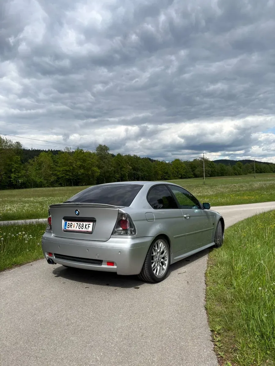 BMW 3Er Reihe 2002 photo 2