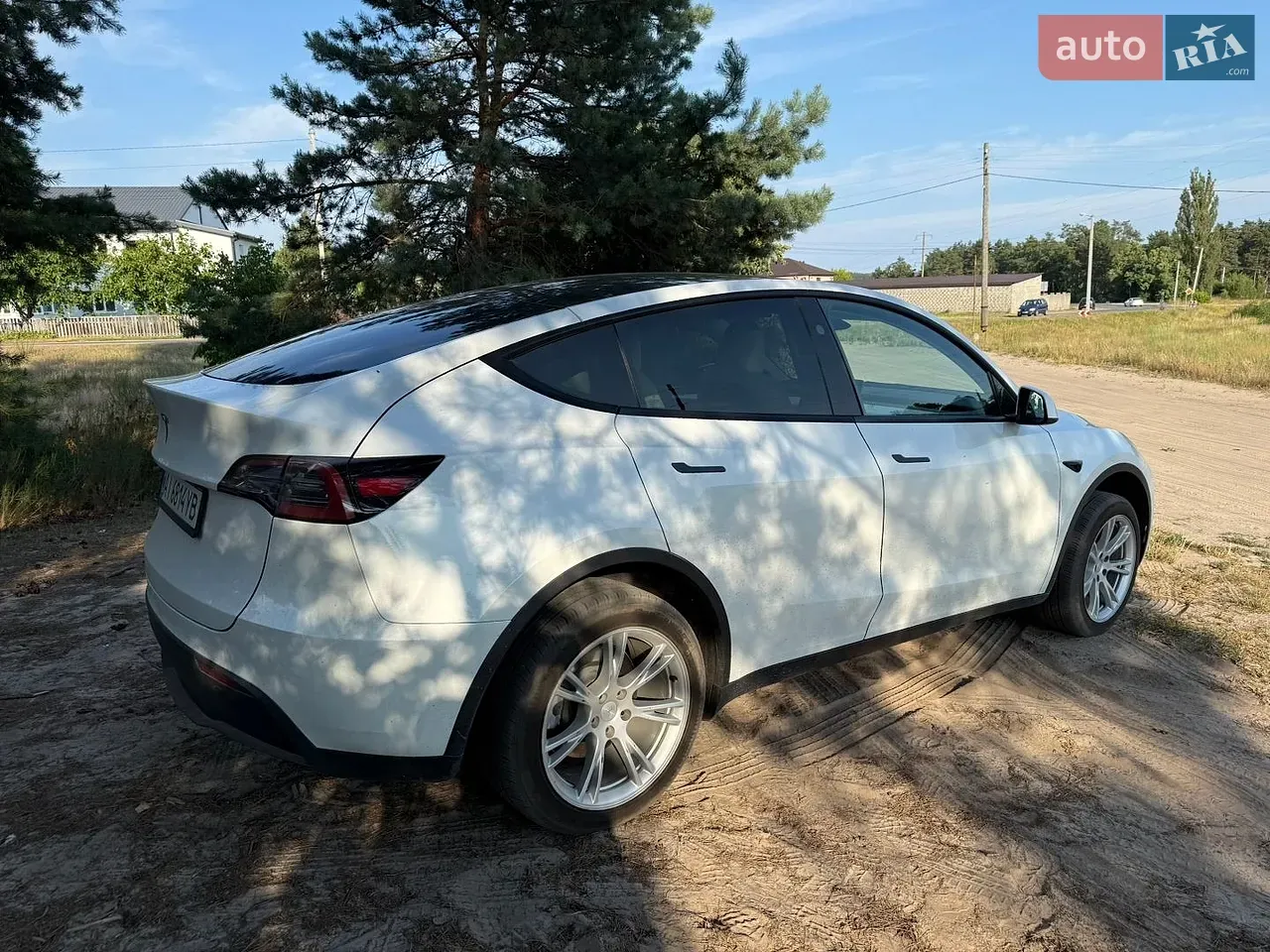 Tesla Model Y 2023 photo 4