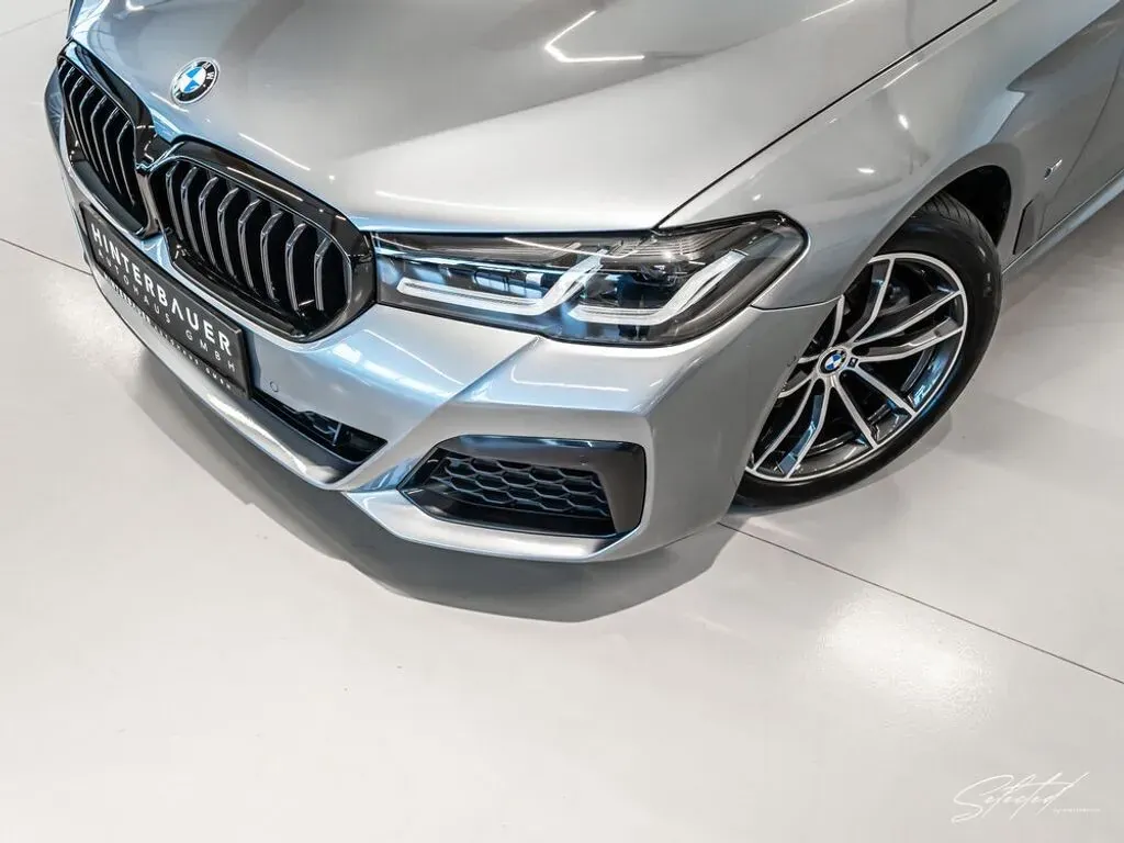 BMW 5 Series 2022 photo 2