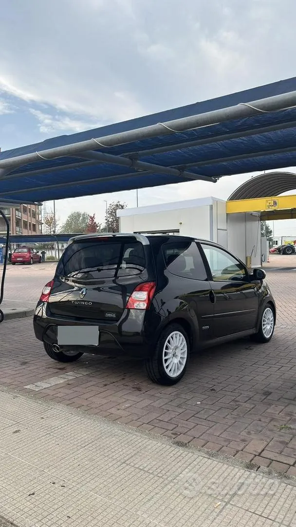 Renault Twingo 2011 photo 2