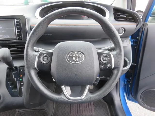 Toyota Sienta 2016 photo 3