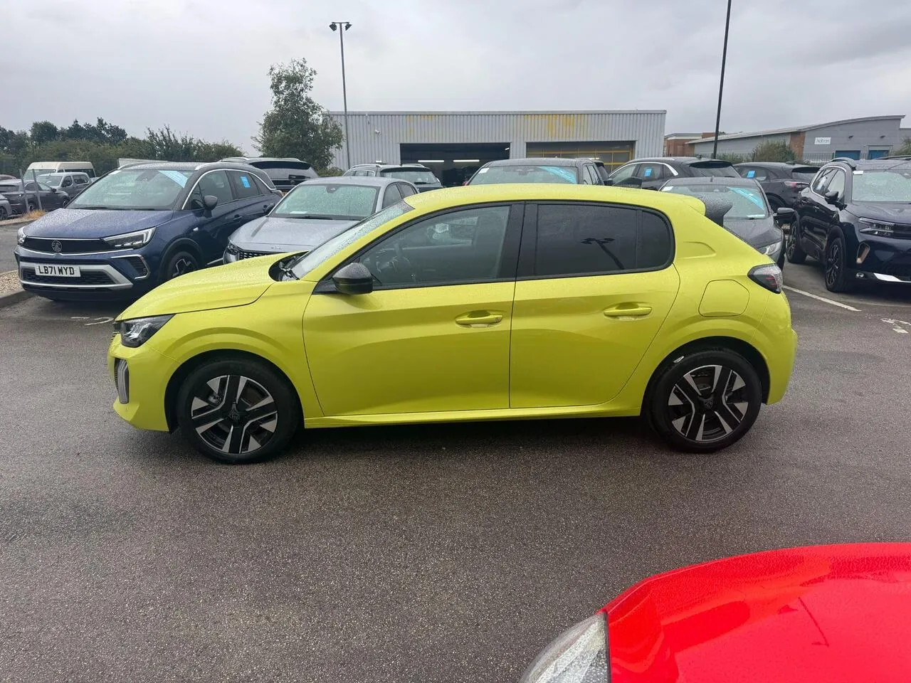 Peugeot 208 photo 5