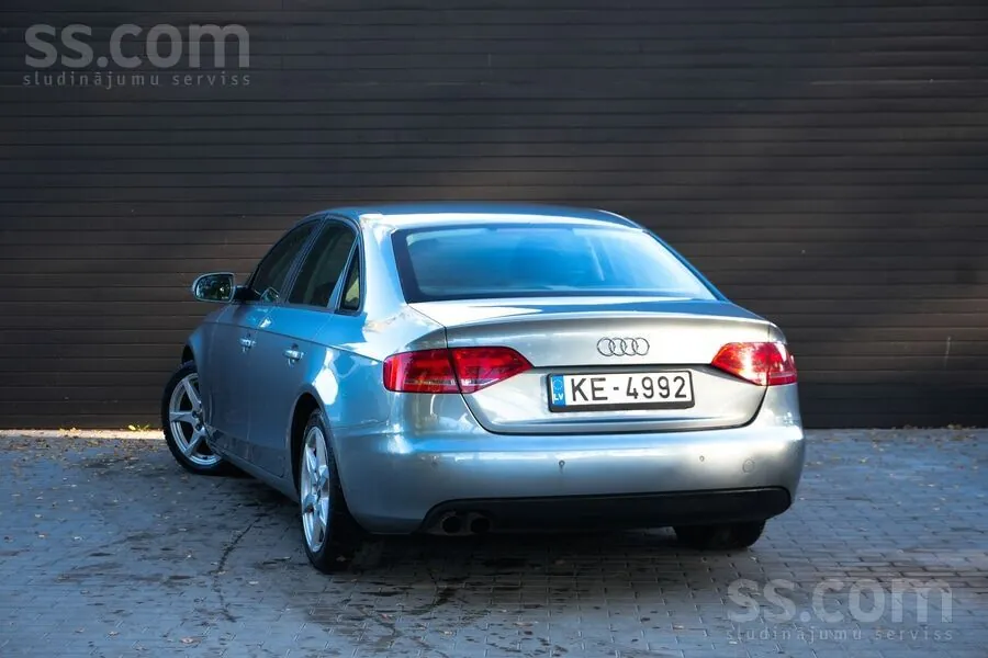 Audi A4 2011 photo 4