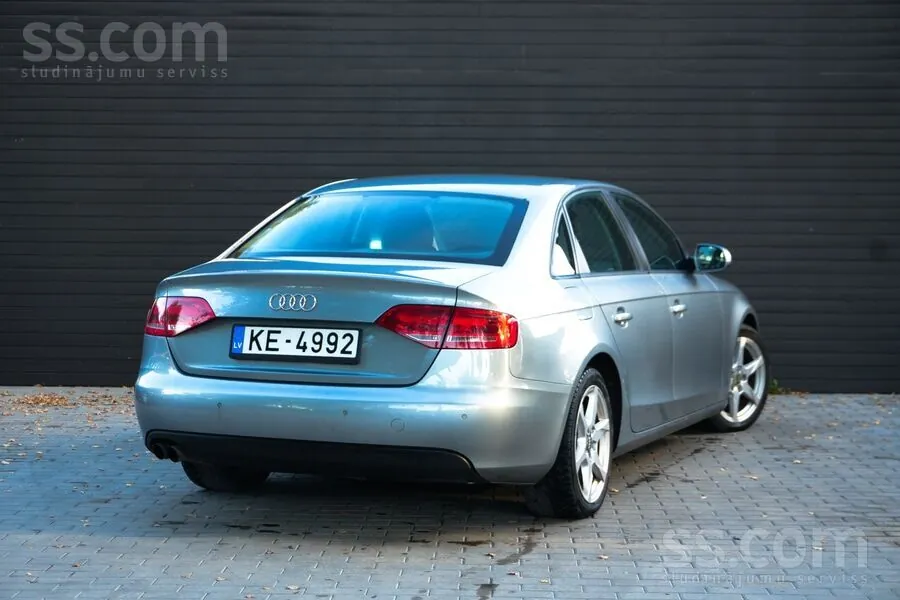 Audi A4 2011 photo 3