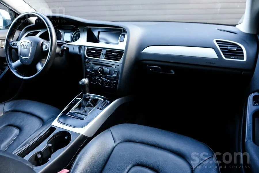 Audi A4 2011 photo 5