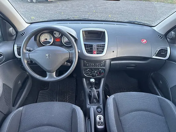 Peugeot 206 2011 photo 5