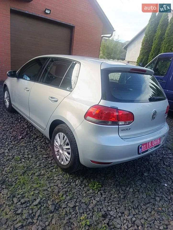 Volkswagen Golf 2010 photo 3