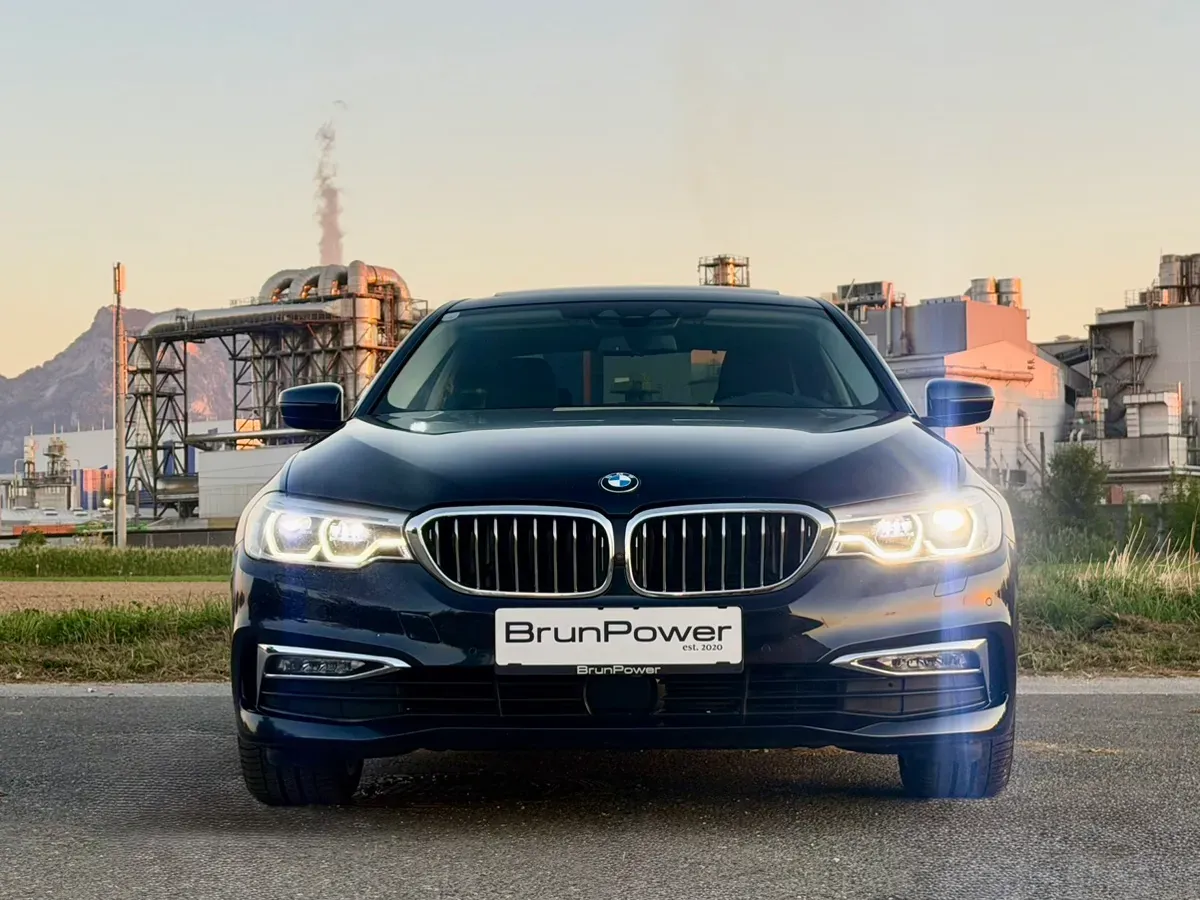 BMW 5 Series 2017 photo 3