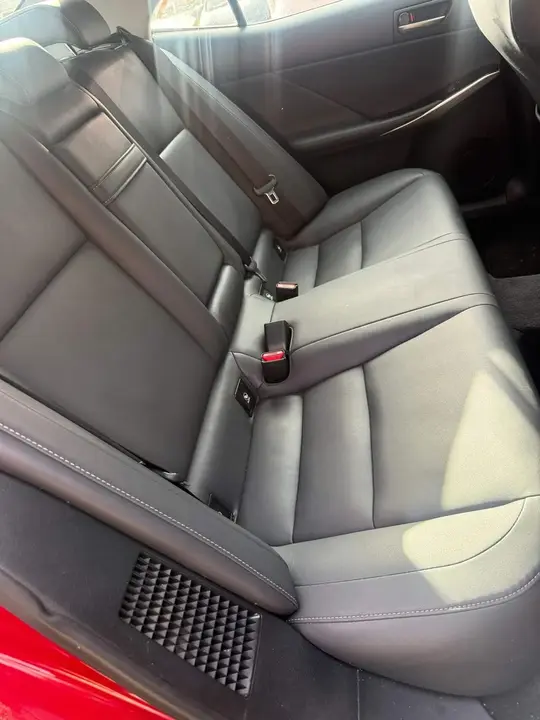 Lexus Is 2018 photo 3