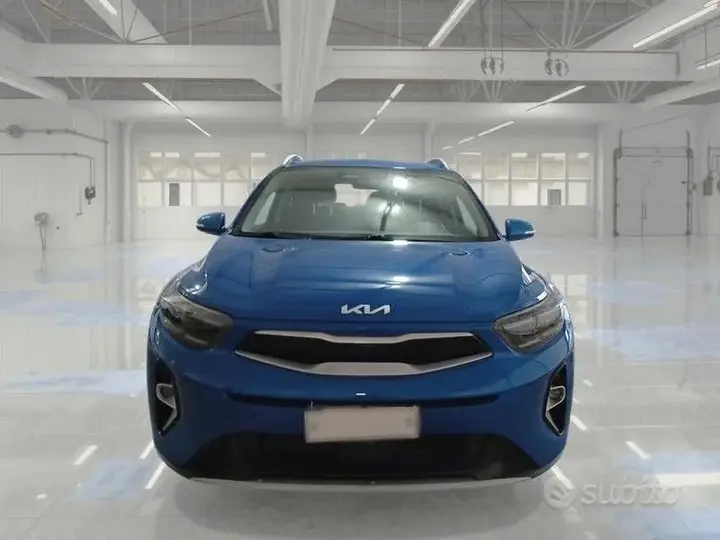 Kia Stonic 2023 photo 2