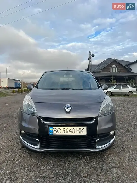 Renault Scenic 2012 photo 2