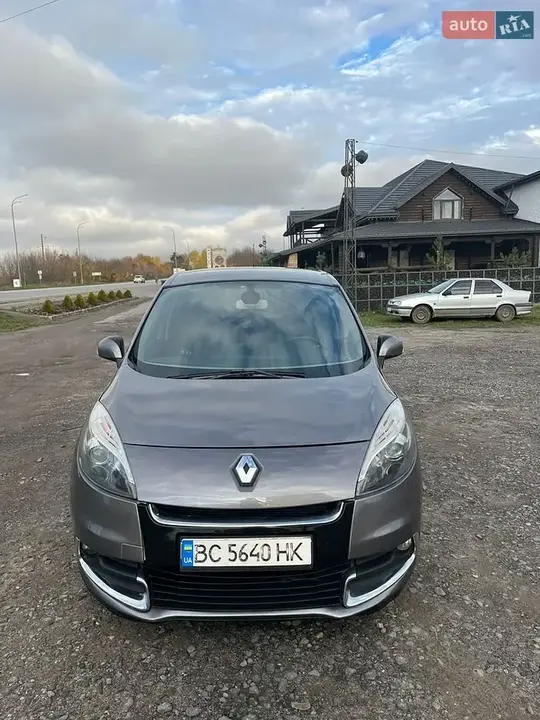 Renault Scenic 2012 photo 3
