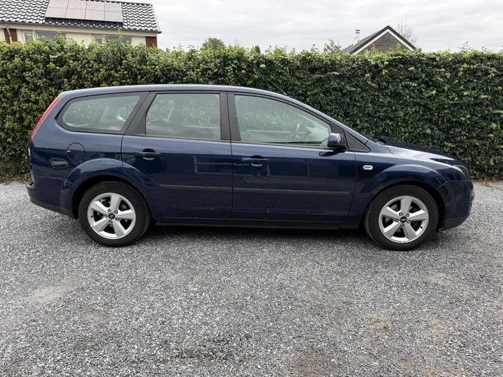 Ford Focus 2006 photo 2