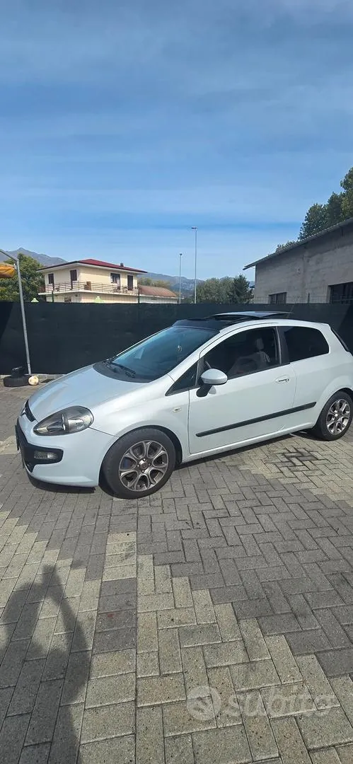 Fiat Punto Evo 2009 photo 2