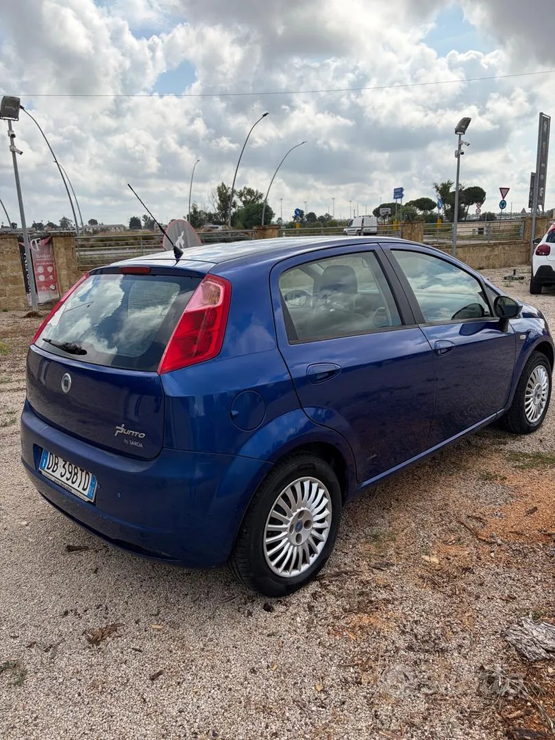 Fiat Grande Punto 2009 photo 3