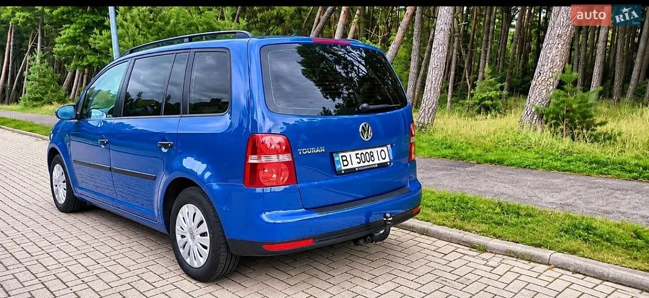 Volkswagen Touran 2009 photo 4