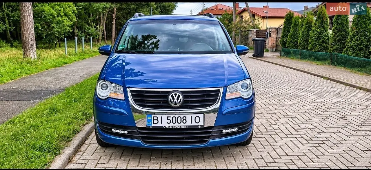 Volkswagen Touran 2009 photo 3