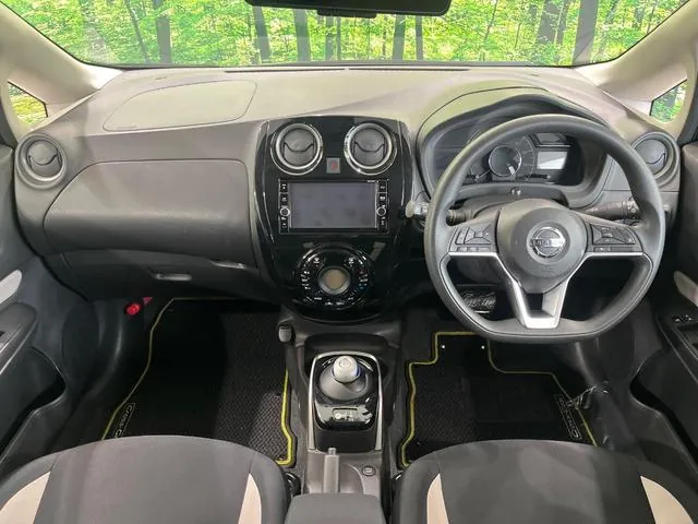 Nissan Note 2018 photo 2