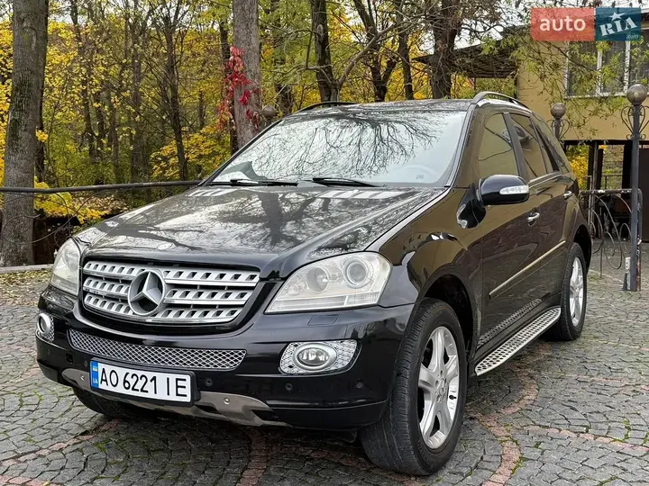 Mercedes-Benz M-Class 2005 photo 2