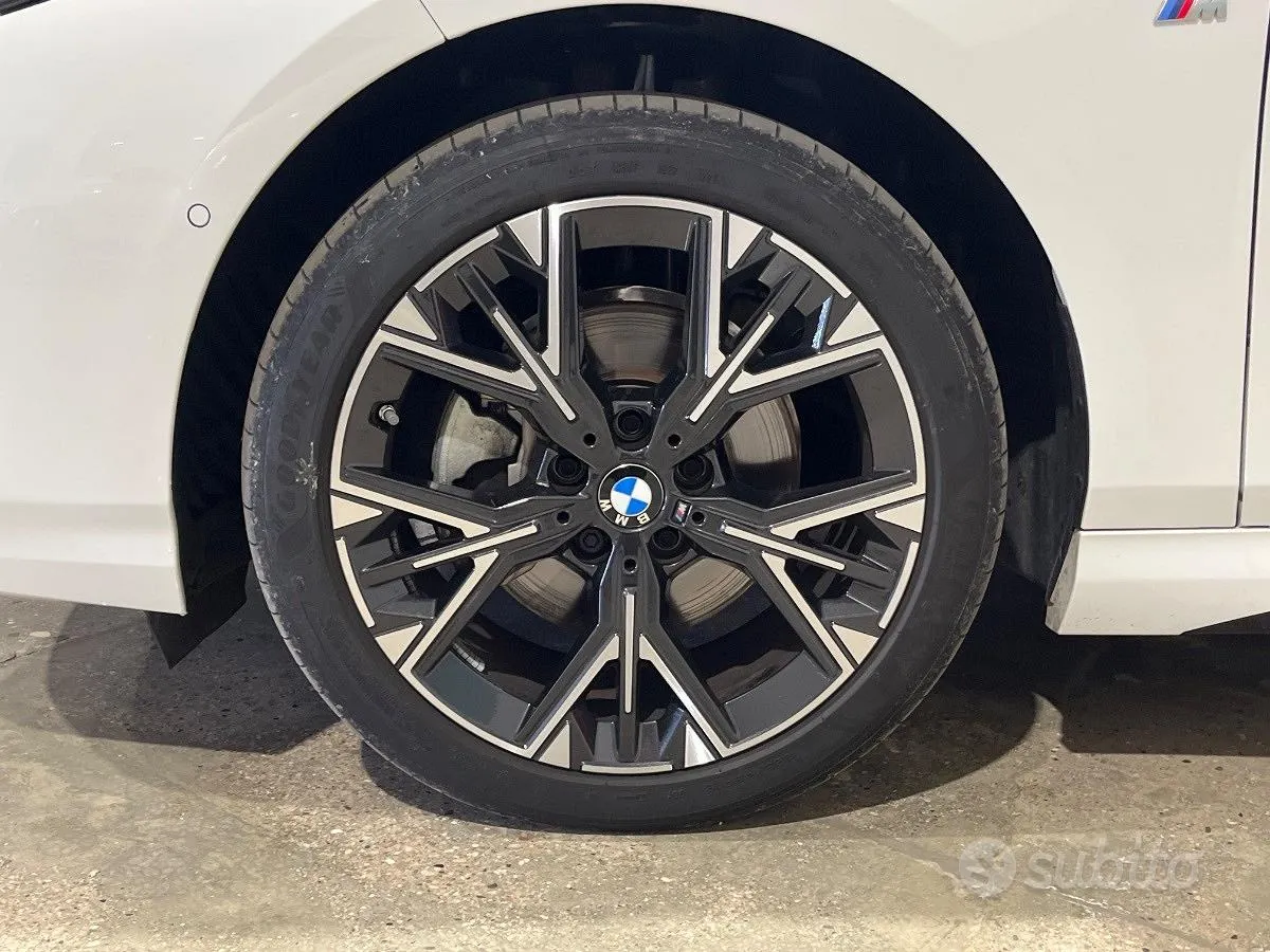 BMW 1 Series 2025 photo 5