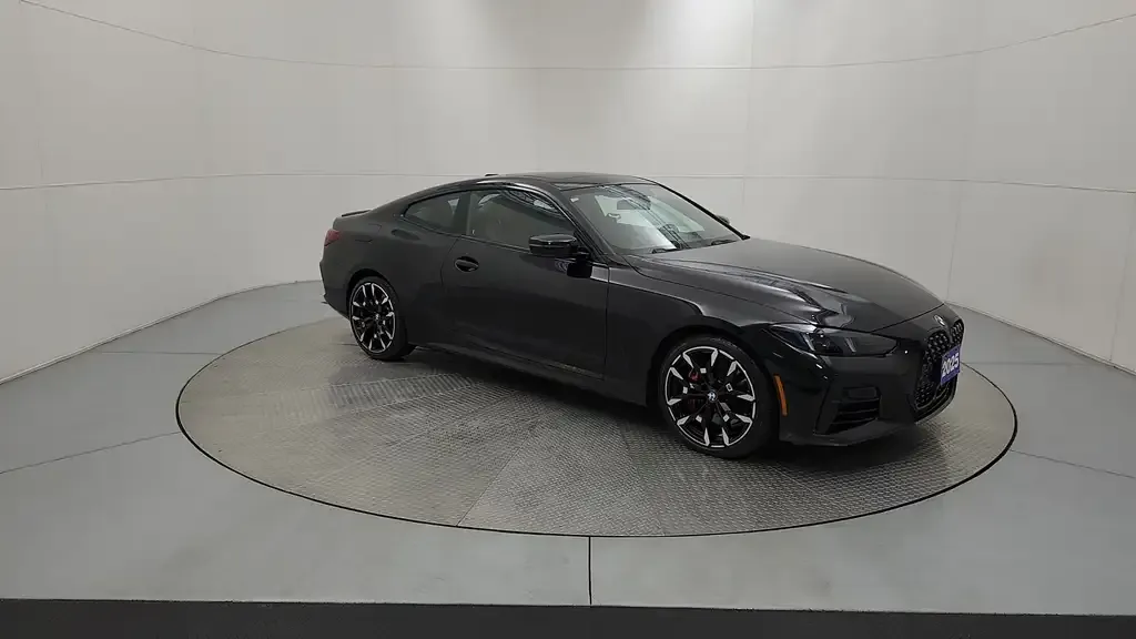 BMW 4 Series 2025 photo 2