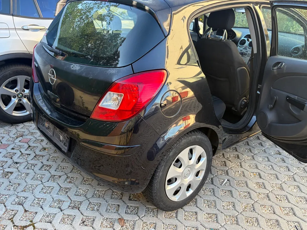 Opel Corsa 2009 photo 2