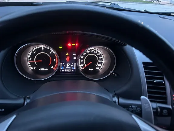 Mitsubishi Outlander 2010 photo 4
