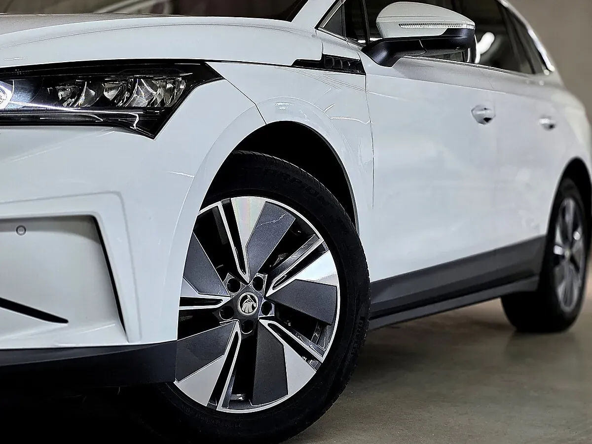 Skoda Enyaq 2023 photo 3