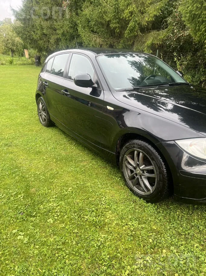 BMW 1 Series 2011 photo 2