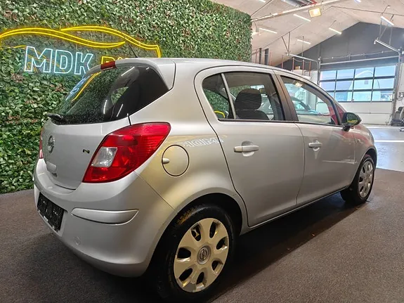 Opel Corsa 2013 photo 4