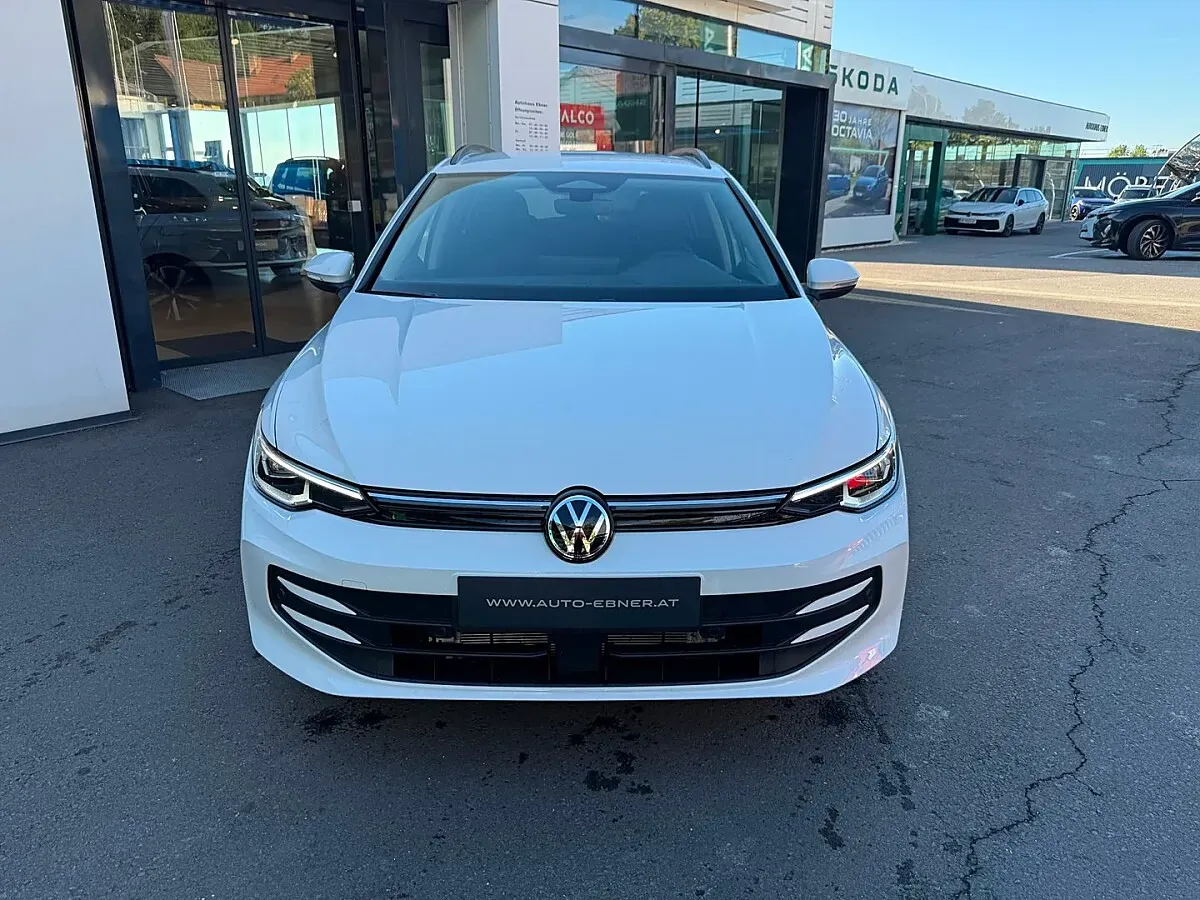Volkswagen Golf 2026 photo 2