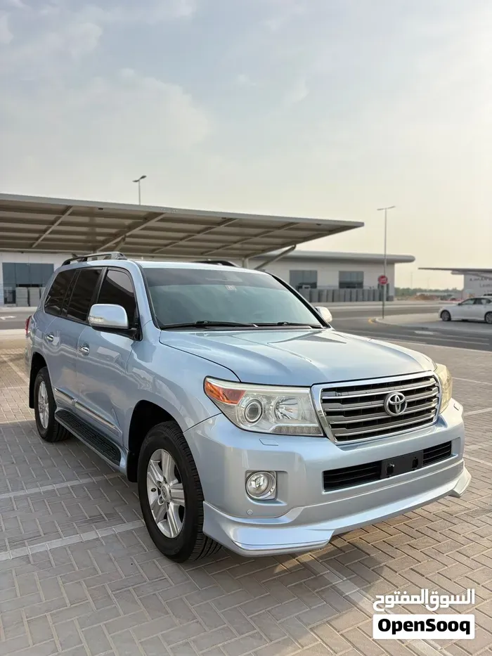 Toyota Land Cruiser 2012 photo 2